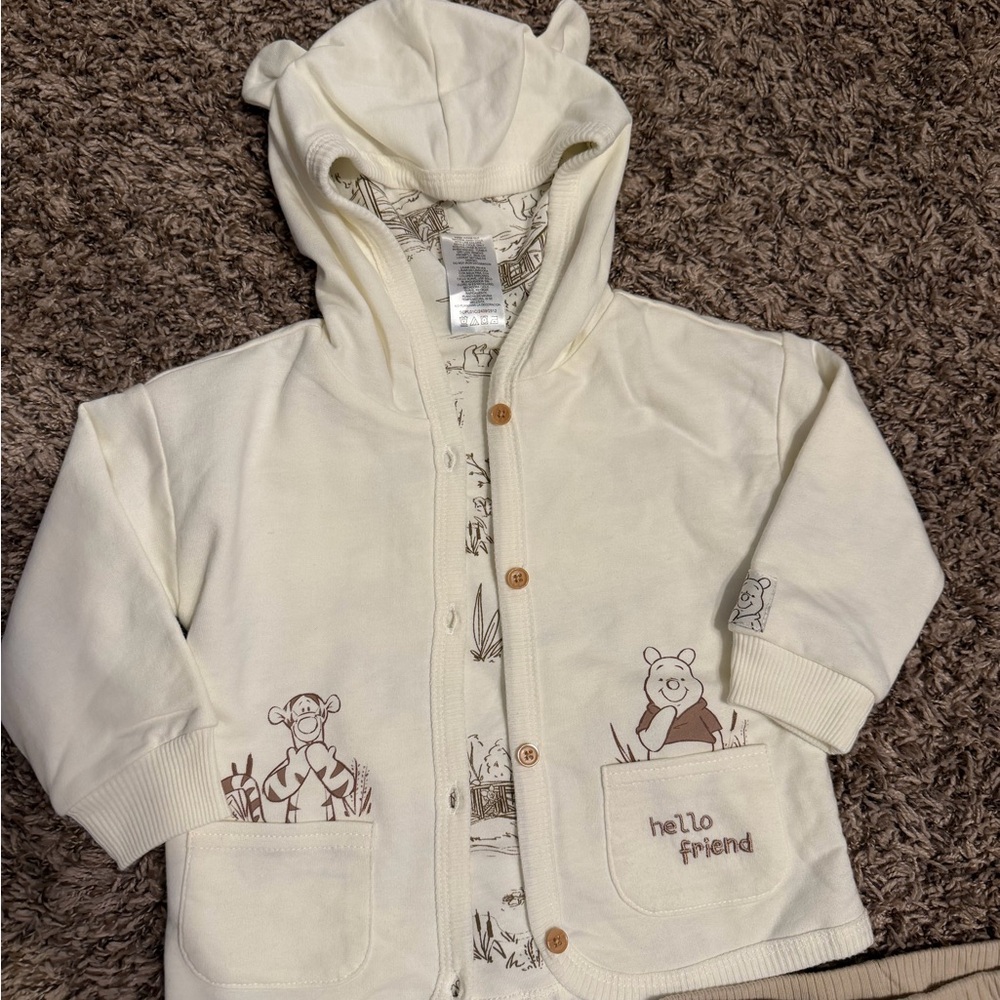 Winnie the Pooh Outfit - Picture 4 of 7